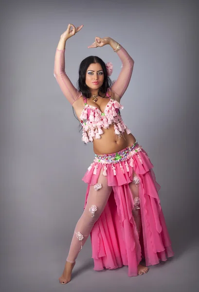 Красивая танцовщица арабского танца Стоковое Изображение