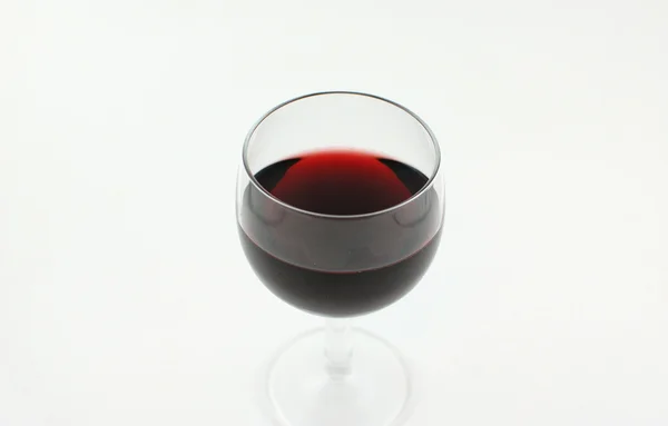 Um vinho tinto isolado - fundo — Fotografia de Stock