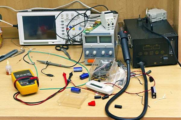 Desktop electrician — Stock Photo, Image
