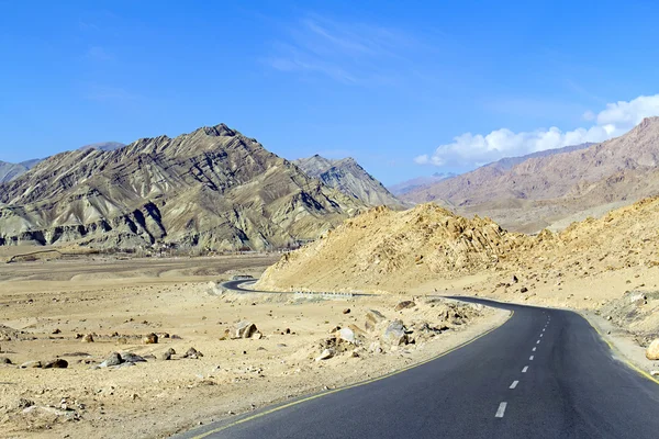 Dağ yolu — Stok fotoğraf