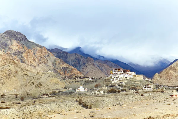 Lekir Buddyjski klasztor w Himalajach — Zdjęcie stockowe