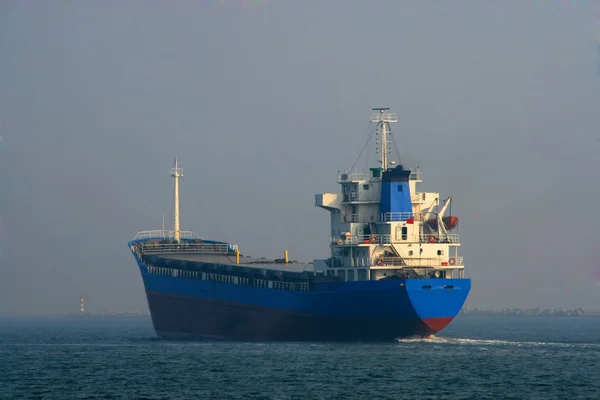 Нефтяные танкеры океана — стоковое фото
