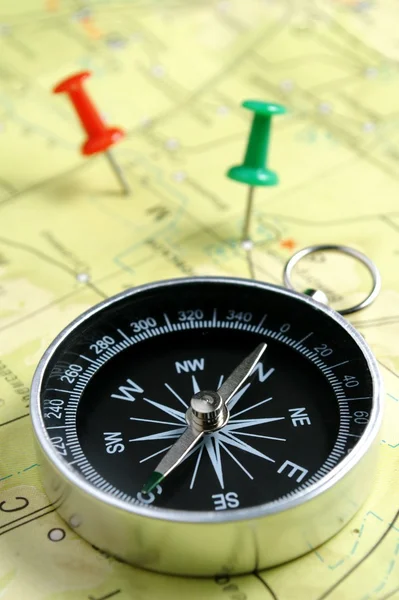 Karta och kompass — Stockfoto