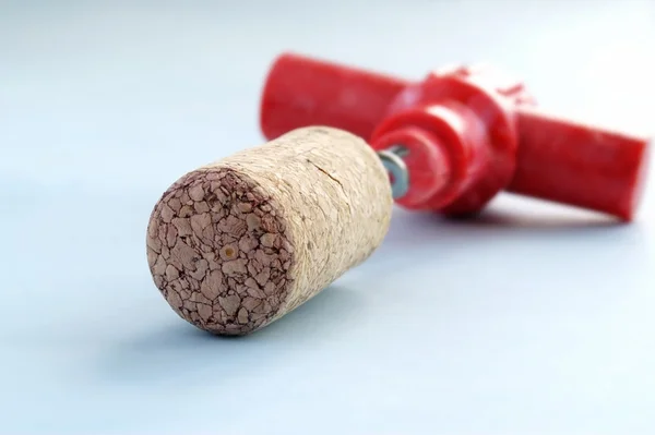Cork from wine and a corkscrew bulyki — Stock Photo, Image