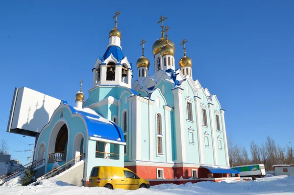 Church with golden domes and crosses of winter — Stock Photo, Image