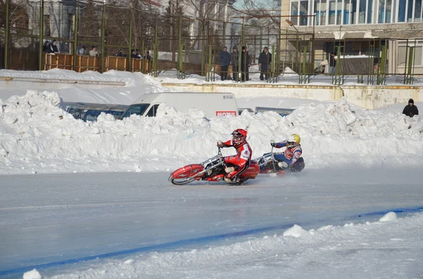 Ice Speedway, two rival motorcyclists on corner exit — Stock Photo, Image