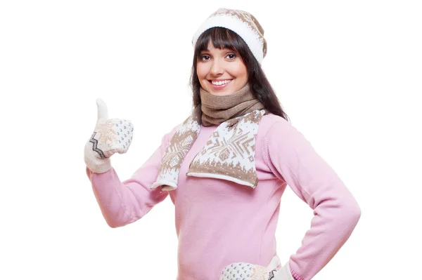 Smiley γυναίκα στο πουλόβερ εμφανίζονται αντίχειρες — Φωτογραφία Αρχείου
