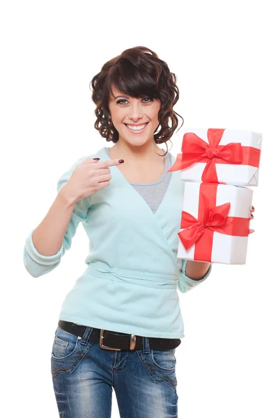 Atelierbild einer Smiley-Frau mit Geschenkschachteln — Stockfoto
