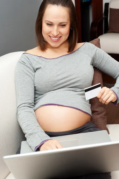 Fiatal terhes nő — Stock Fotó