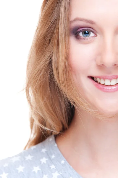 Portret van smiley blonde close-up — Stockfoto