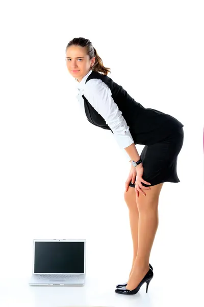 Affärskvinna och den bärbara datorn. — Stockfoto