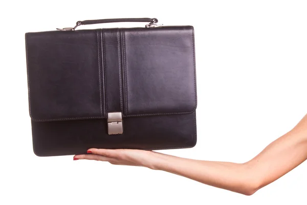 Kvinna händer och resväska. — Stockfoto