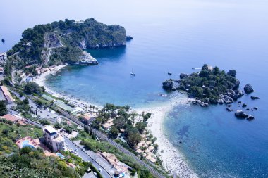 Taormina beach ile 'Isola bella' Sicilya, İtalya.