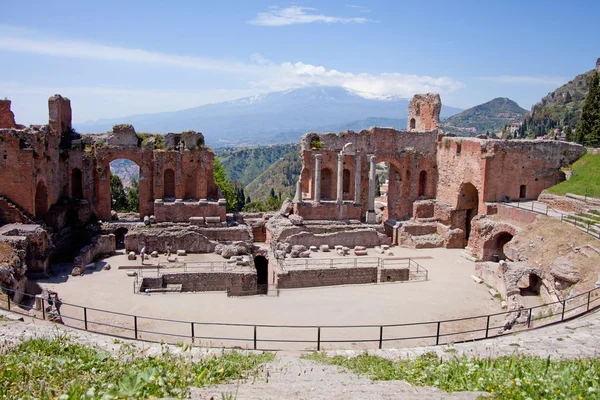Antické řecké divadlo v Taormině, Sicílie — Stock fotografie