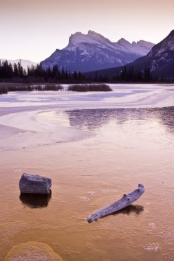 Mount rundle yansımalar