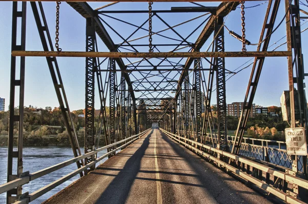 铁桥 — 图库照片