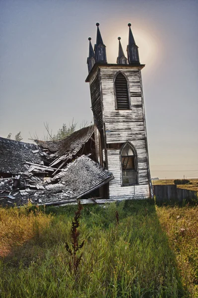 Vecchia chiesa bianca — Foto Stock