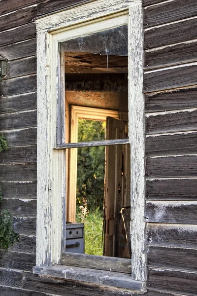 Çürüme, eski bir ev — Stok fotoğraf