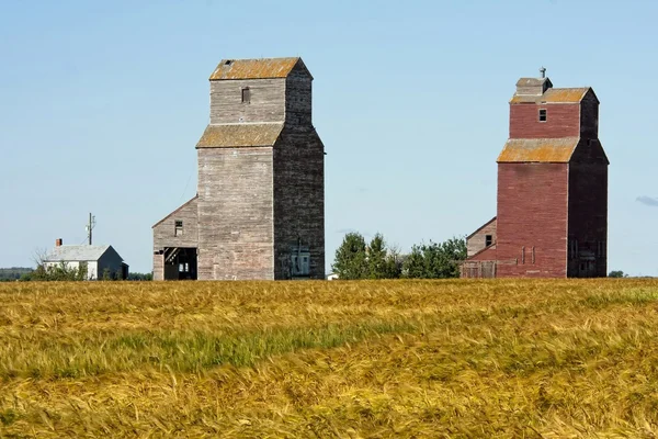 Par de elevadores de grano — Foto de Stock