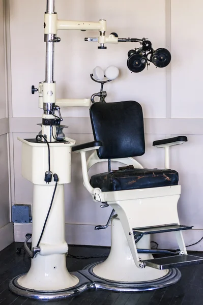 ビンテージ歯科椅子 — ストック写真