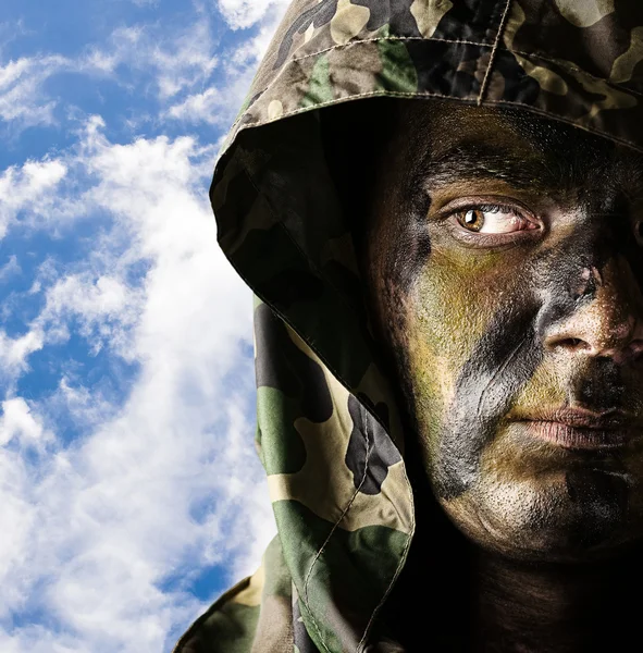 Pemuda wajah tentara — Stok Foto