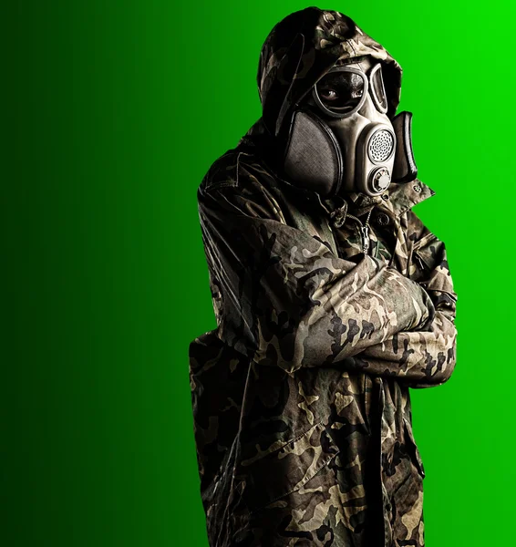 Soldat med mask — Stockfoto