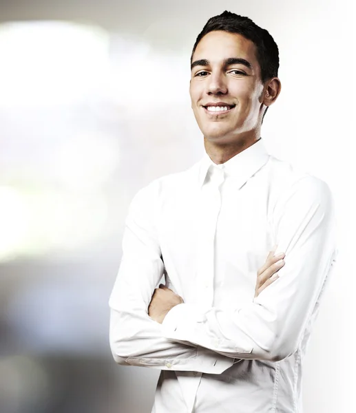 Jovem sorrindo — Fotografia de Stock