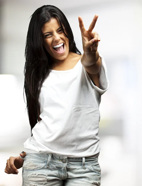 Woman gesturing good — Stock Photo, Image