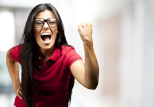 Woman gesturing victory — Stock Photo, Image