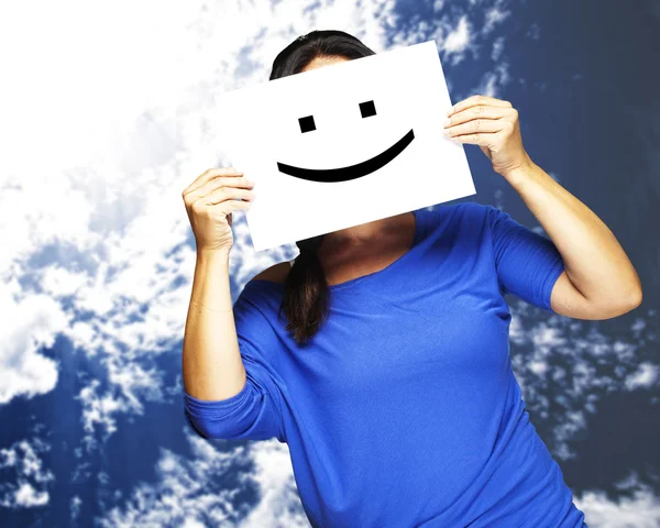 Mujer con emoticono feliz — Foto de Stock