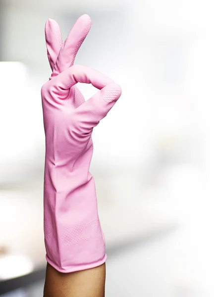 Roze rubberen handschoenen — Stockfoto