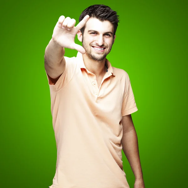 Jonge man gebaren — Stockfoto