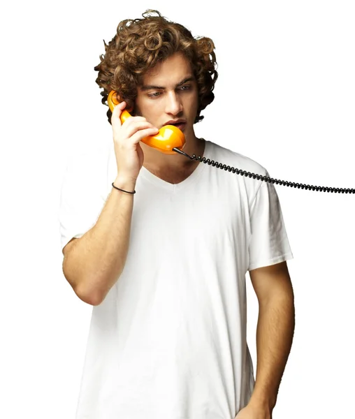 Homme parlant au téléphone — Photo