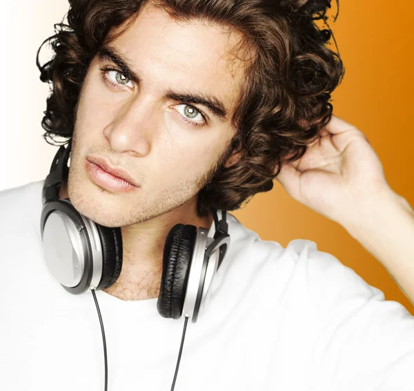 Young man headphones — Stock Photo, Image