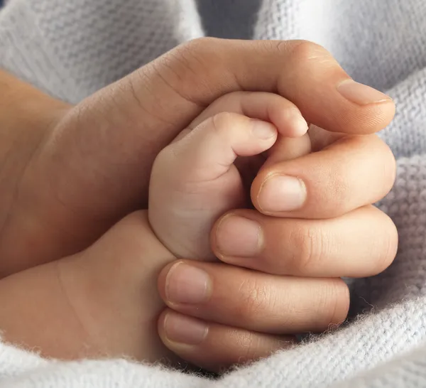 아기 손 — 스톡 사진