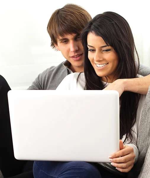 Pareja joven — Foto de Stock