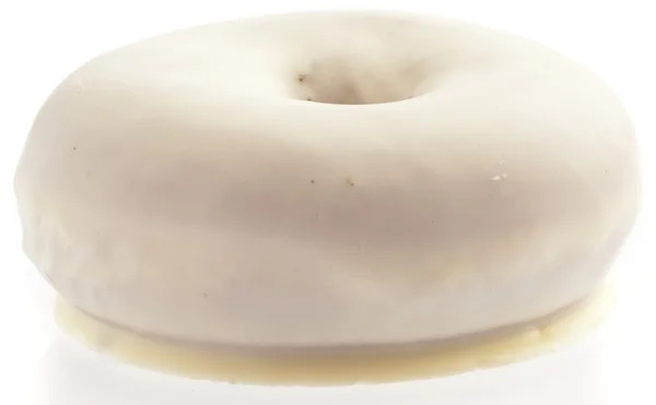 Пончик на белом фоне — стоковое фото