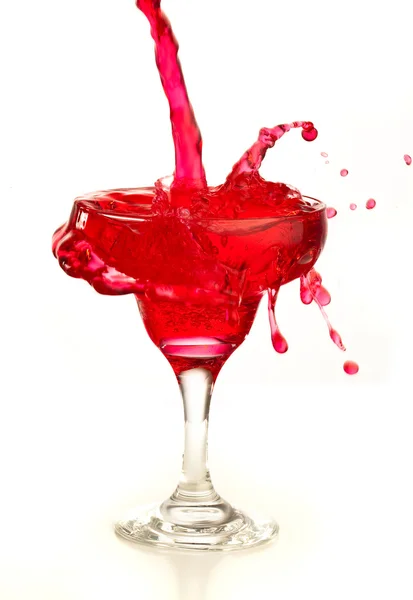 Koktejl, stříkající do skla — Stock fotografie