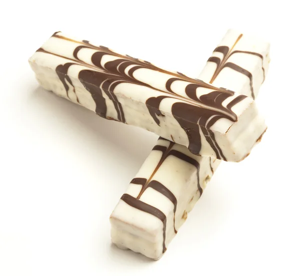Λευκή σοκολάτα σνακ που απομονώνονται σε λευκό φόντο — Φωτογραφία Αρχείου