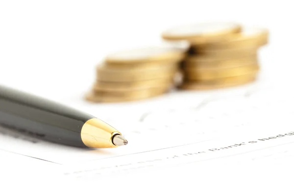 Pen and coin — Stock Photo, Image