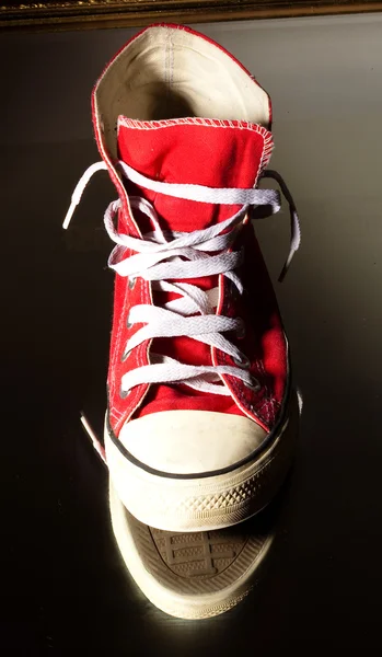 Κόκκινο πάνινα παπούτσια — Φωτογραφία Αρχείου