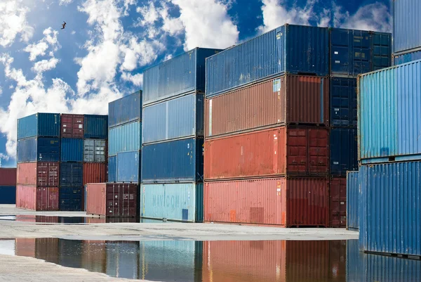 Containers op haven — Stockfoto