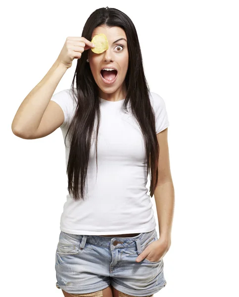 Žena s čipem bramborové — Stock fotografie