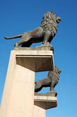 aslan heykelleri de Zaragoza taş köprü