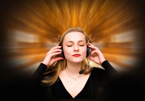 Girl in the sounds — Stock Photo, Image