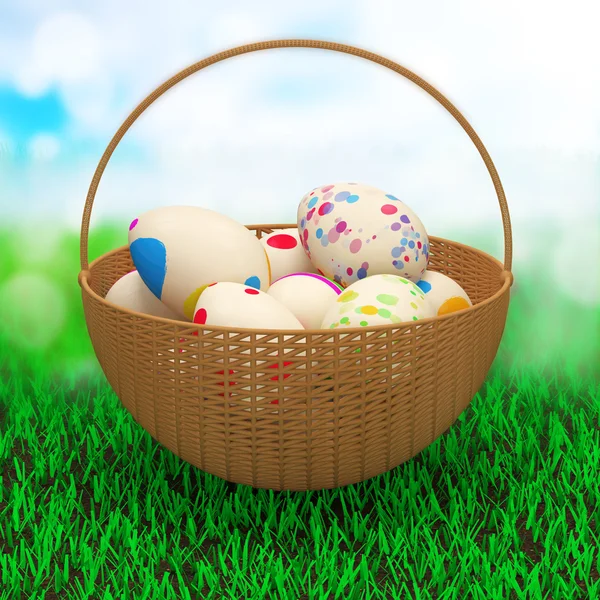 Huevos de Pascua pintados en una cesta sobre una hermosa hierba verde —  Fotos de Stock