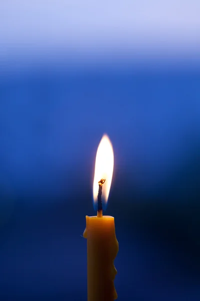 촛불을 타오르게 함 — 스톡 사진