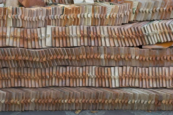 Takpannor gjorda av lergods — Stockfoto