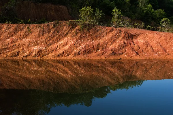 Lake Red Cliffs — Stock Photo, Image
