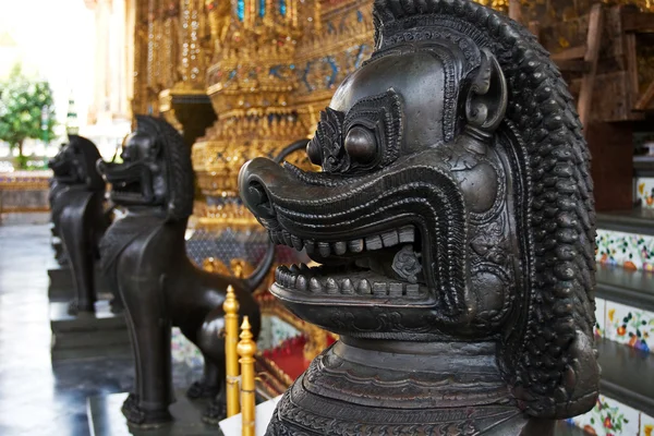 Standbeeld in de grand palace, thailand — Stockfoto